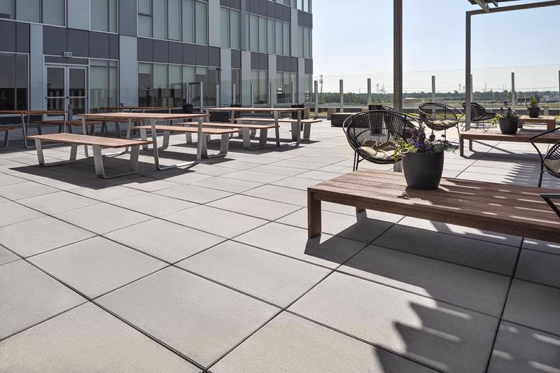 Commercial patio paver slabs Blu 60 Smooth dalle de patio 2022 C A102 Devimco Rooftop Terrasse R A P02394 edited