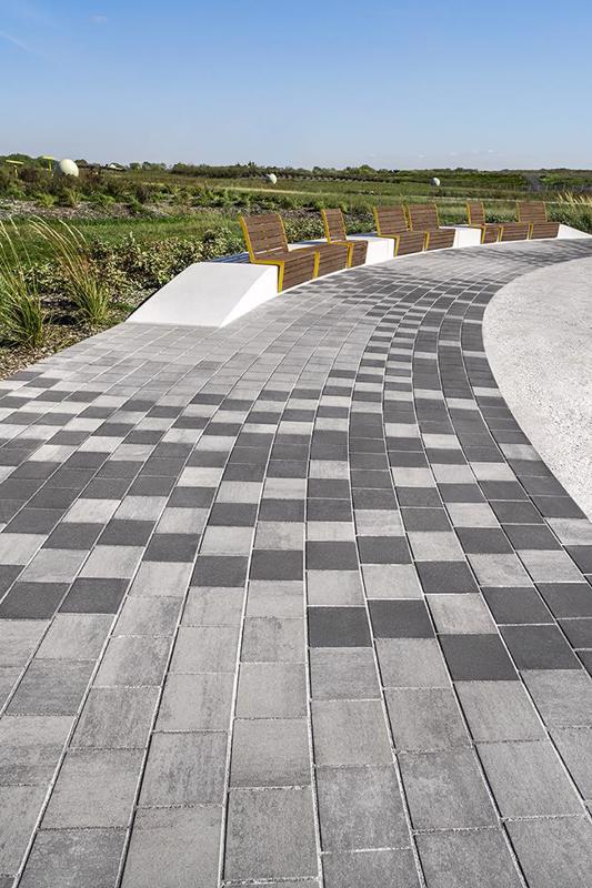Commercial pavers Industria Smooth Paver pavés 2022 C A120 Parc Frederic Bach Montreal T B 00084
