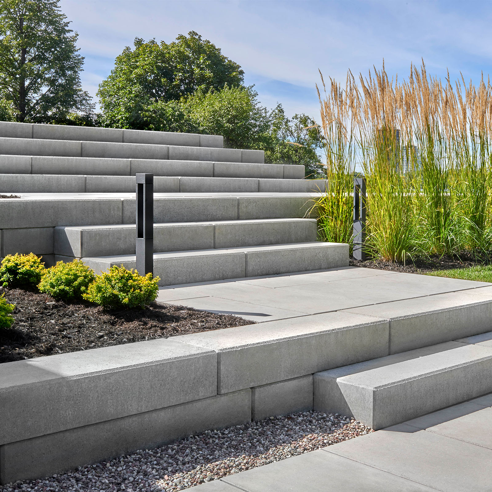 Raffinato Steps in Grey Nickel