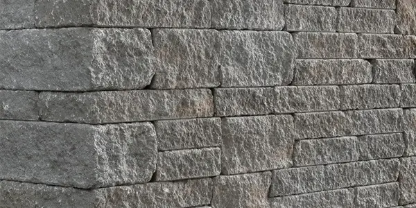 Mini-Creta wall with split-stone texture and contemporary look.