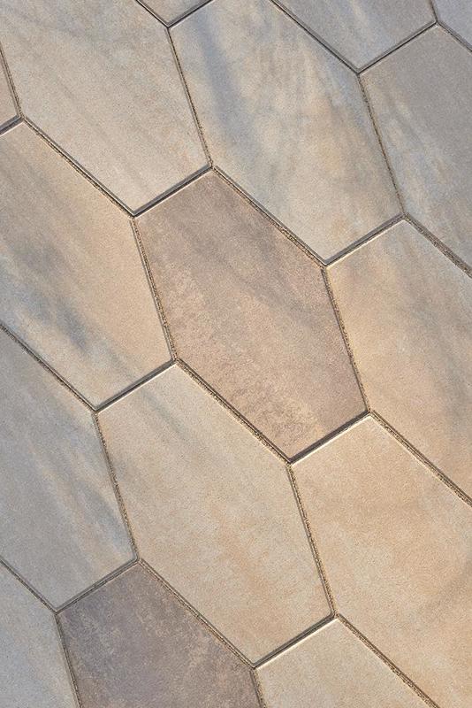 Commercial pavers Hexa pavés F 2020 U S075 D S C1347