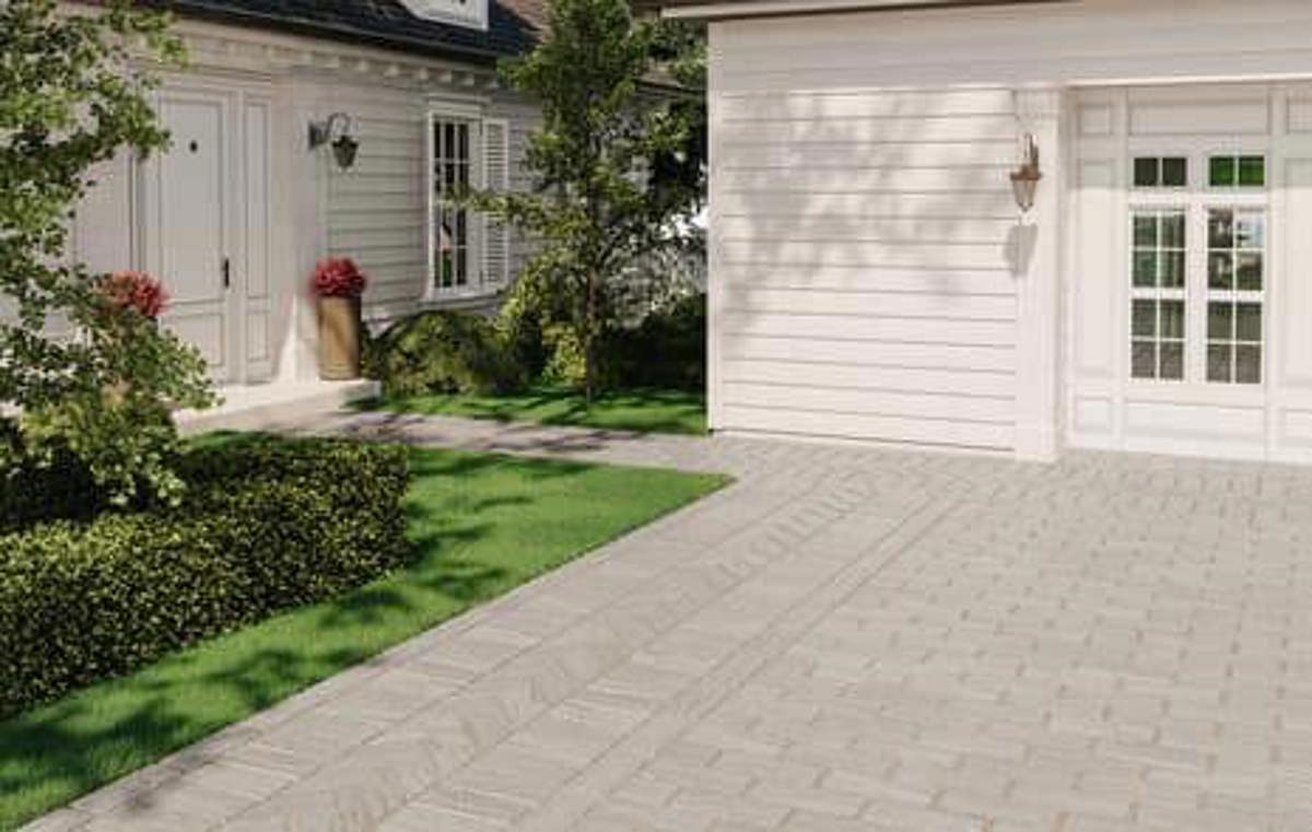 Primer Techo Bloc Series2023 06 Mika driveway