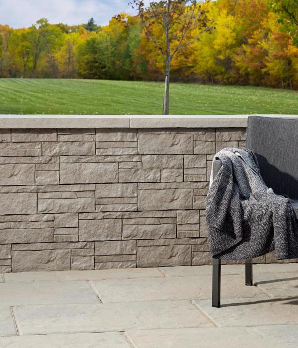Techo bloc backyard retaining walls caps beige brown fascia rosemont 600x700