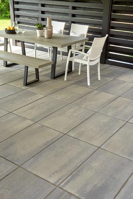 Patio paver slabs Blu Grande Smooth dalle de patio V2 2020 U S061 D S C4515