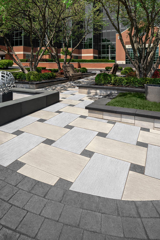 Commercial patio paver slabs Valet dalle de patio 2023 U S167 Crain Headquarters Ocean Valet 04