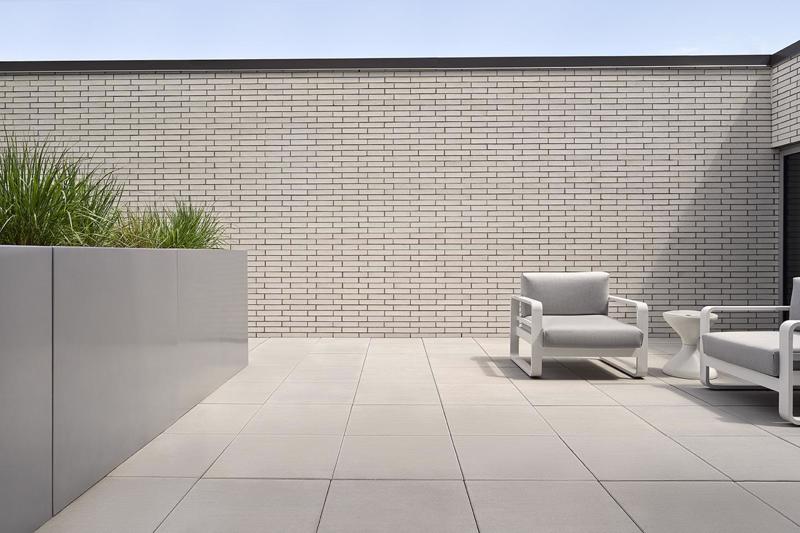 Commercial patio paver slabs Industria Smooth Slabs dalle de patio 2022 C A099 Condo Unicite Montreal R A P01368