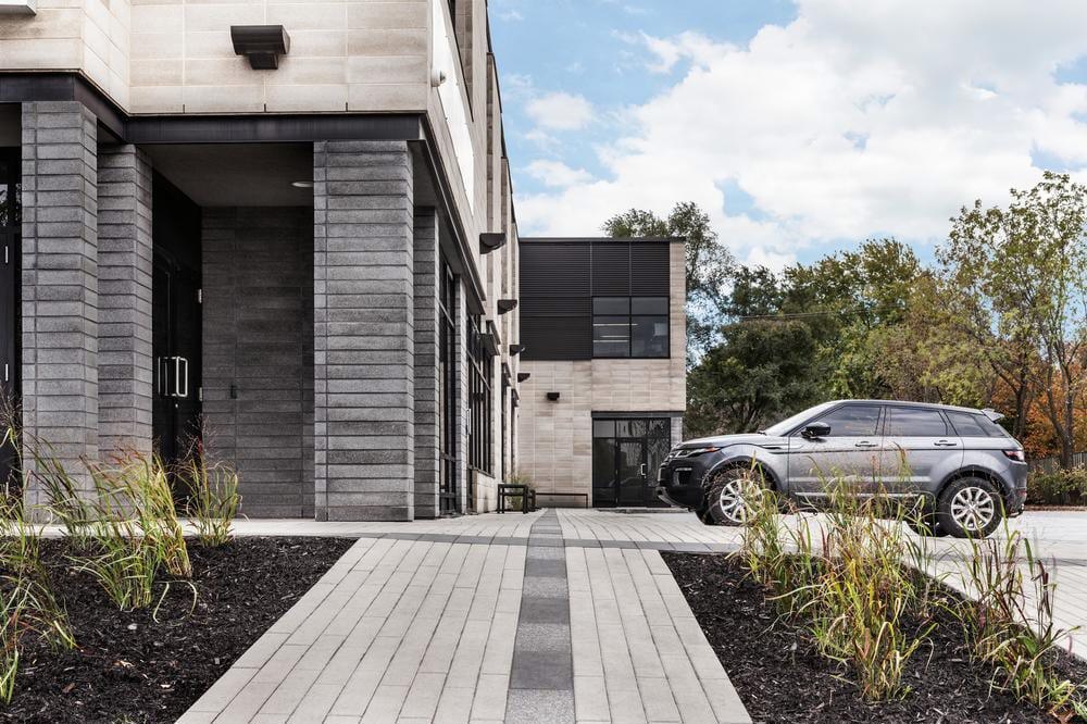 Road surface, Wheel, Plant, Cloud, Tire, Sky, Car, Vehicle, Building, Asphalt