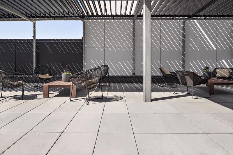 Commercial patio paver slabs Blu 60 Smooth dalle de patio 2022 C A102 Devimco Rooftop Terrasse R A P02400 edited