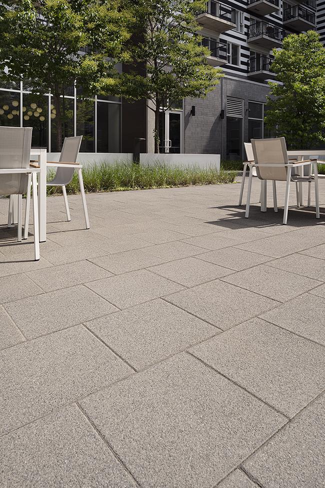 INDUSTRIA 600X600X60 HD², GRANITEX, CHESTNUT BROWN | Techo-Bloc