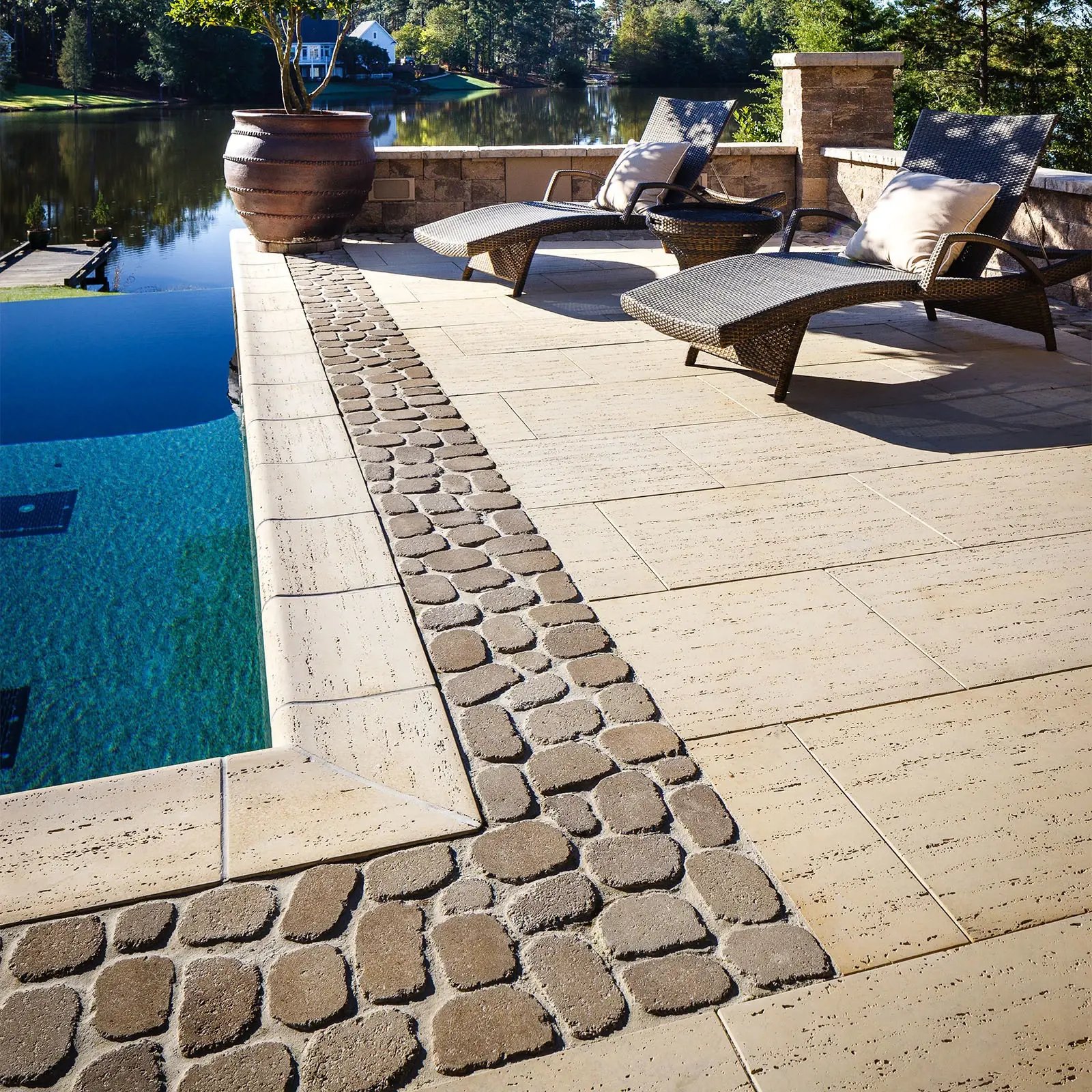 ANTIKA SMOOTH CHOCOLATE BROWN | Techo-Bloc