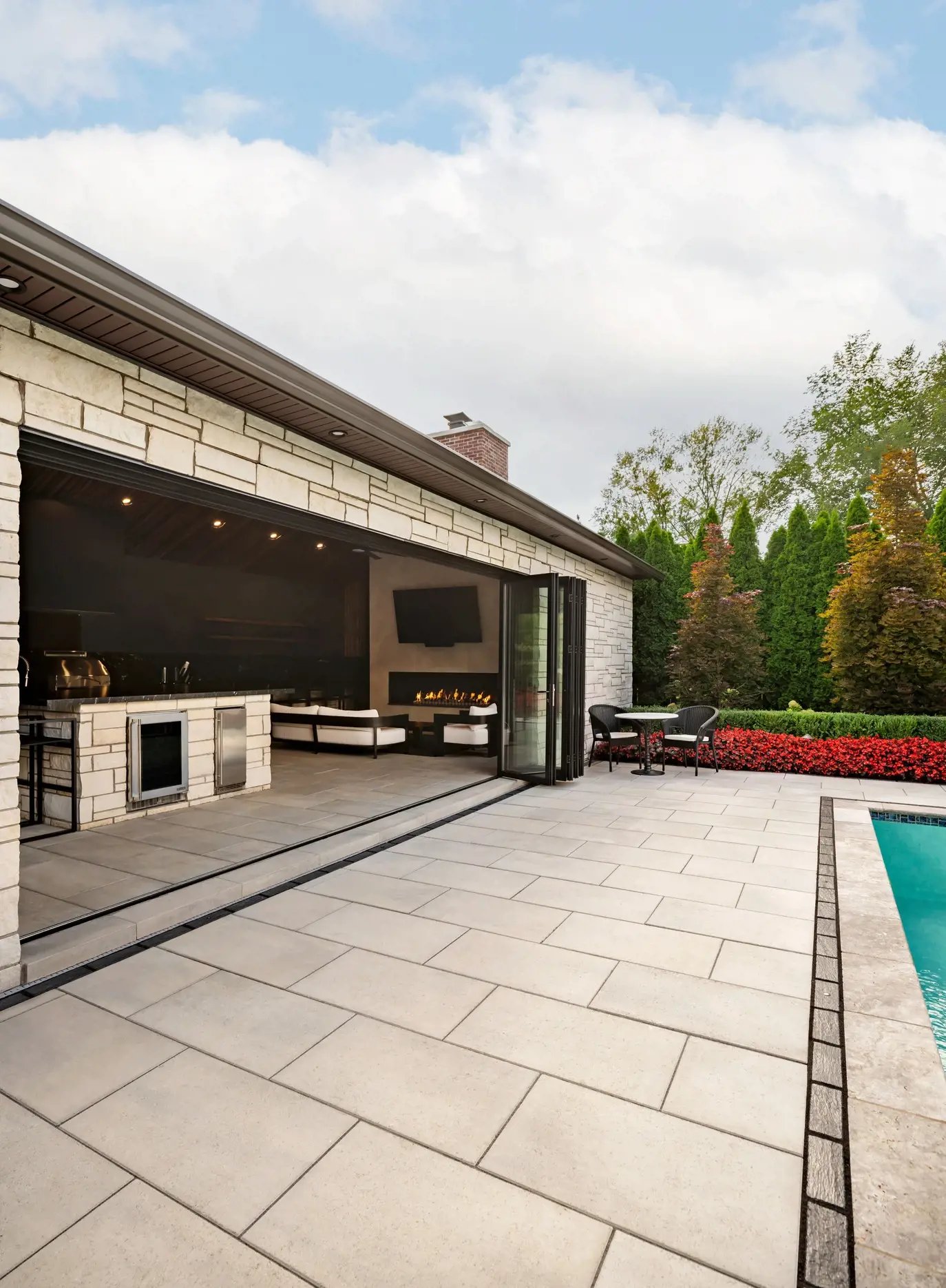 BLU GRANDE HD², SLAB, SMOOTH, GREYED NICKEL | Techo-Bloc