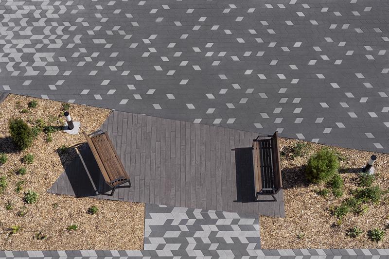 Commercial patio paver slabs Borealis dalle de patio 2021 C A080 R A P09389