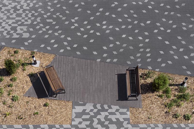 Commercial patio paver slabs Borealis dalle de patio 2021 C A080 R A P09389