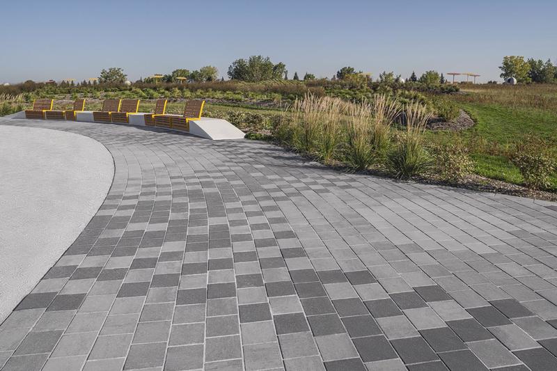 Commercial pavers Industria Smooth Paver pavés 2022 C A120 Parc Frederic Bach Montreal T B 00051 1