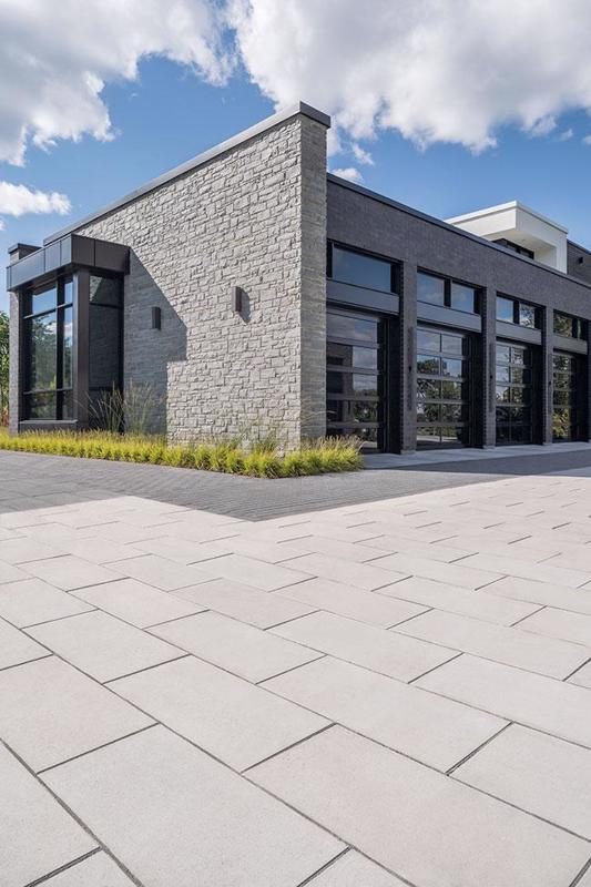 M A I N pavers Sleek pavés 2021 C A089 Drummondville R A P00634