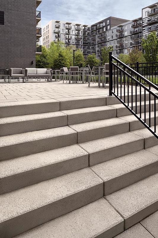 Commercial outdoor steps and stairs Raffinato Step marches extérieurs 2022 C A098 Selection Ret Raite Rosemont R A P01054