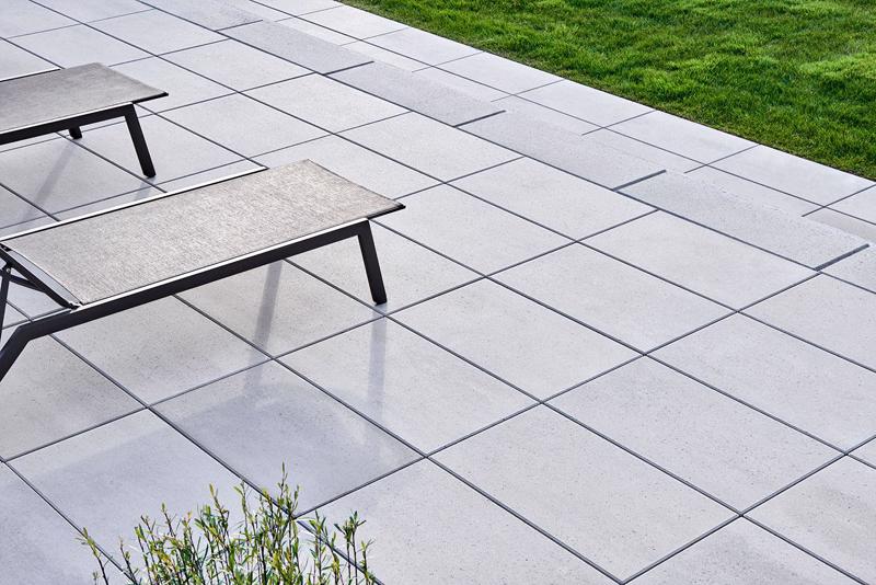 M A I N patio paver slabs Blu Grande Smooth dalle de patio F V2 2020 C A070 D S C9412